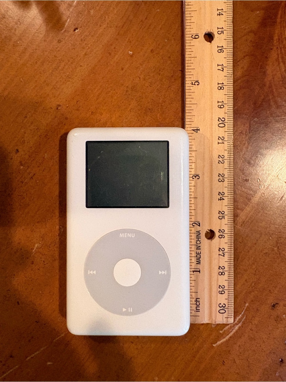 Apple Ipod Classic 5th, 30gb - Picture 2 of 4
